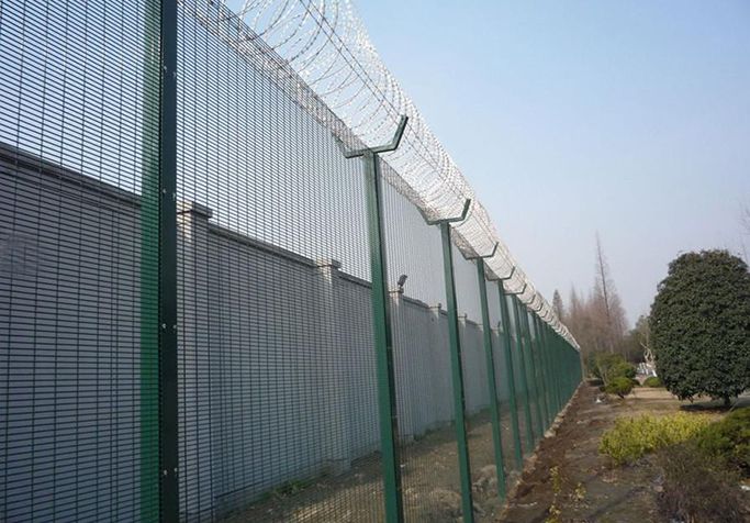 内蒙古赤峰监狱防攀爬隔离网墙工程